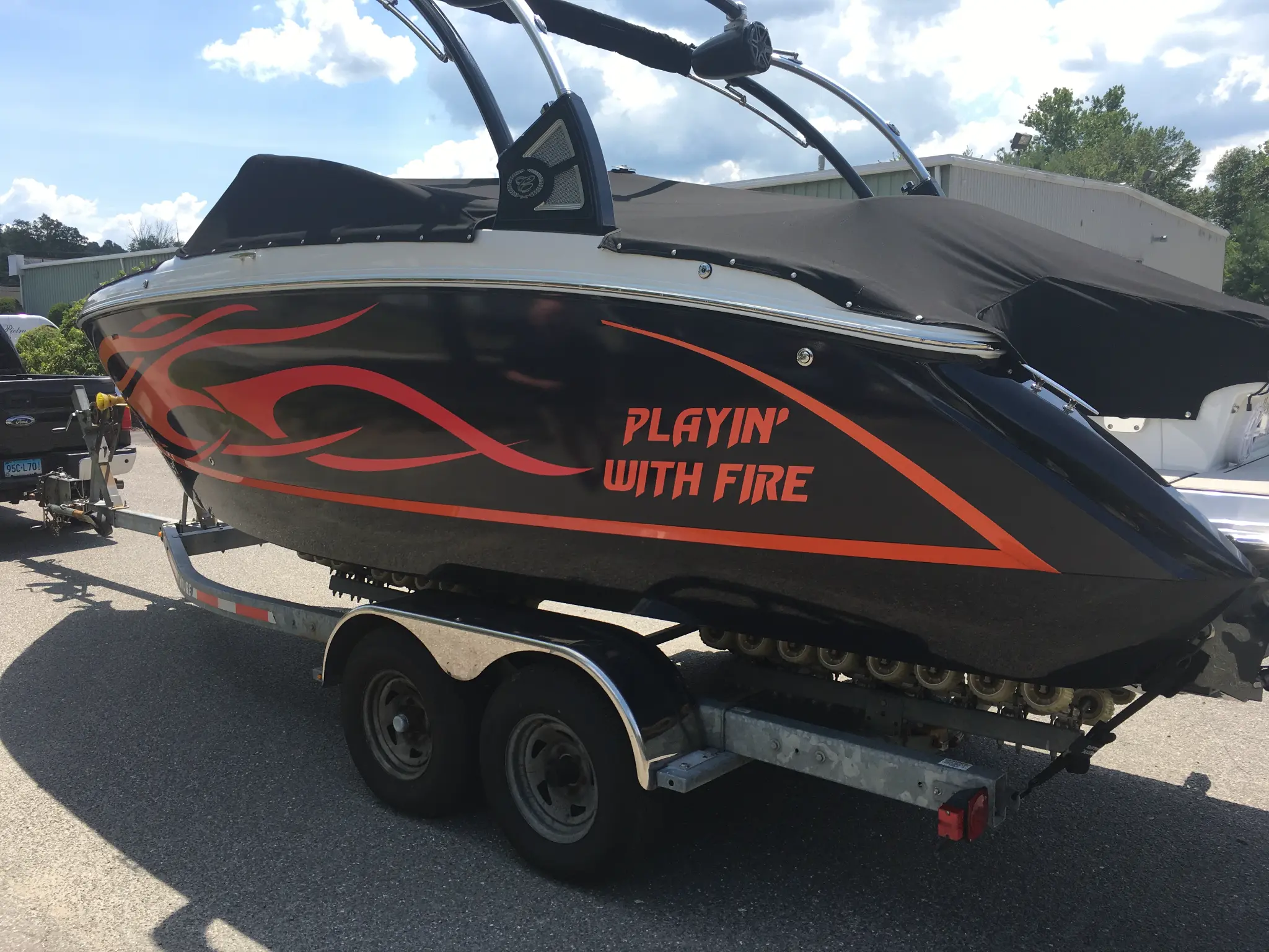 PARTIAL WRAP — COMMERCIAL VEHICLE